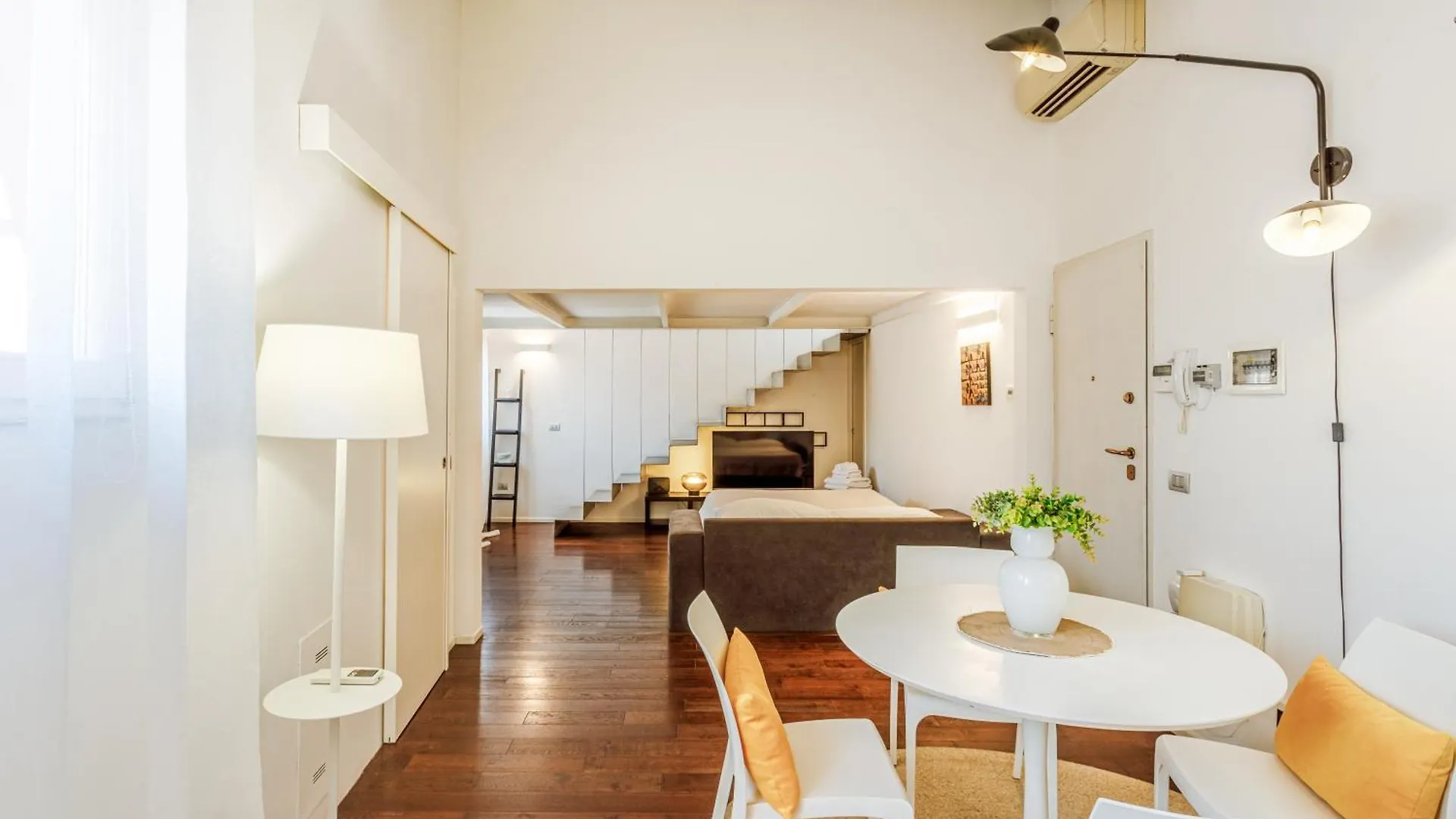 Appartement Ghirlandina Loft - In The Historic Center Of Modène