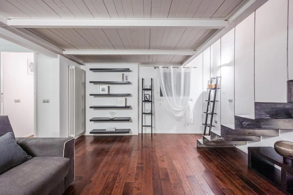 Ghirlandina Loft - In The Historic Center Of Modena Apartment
