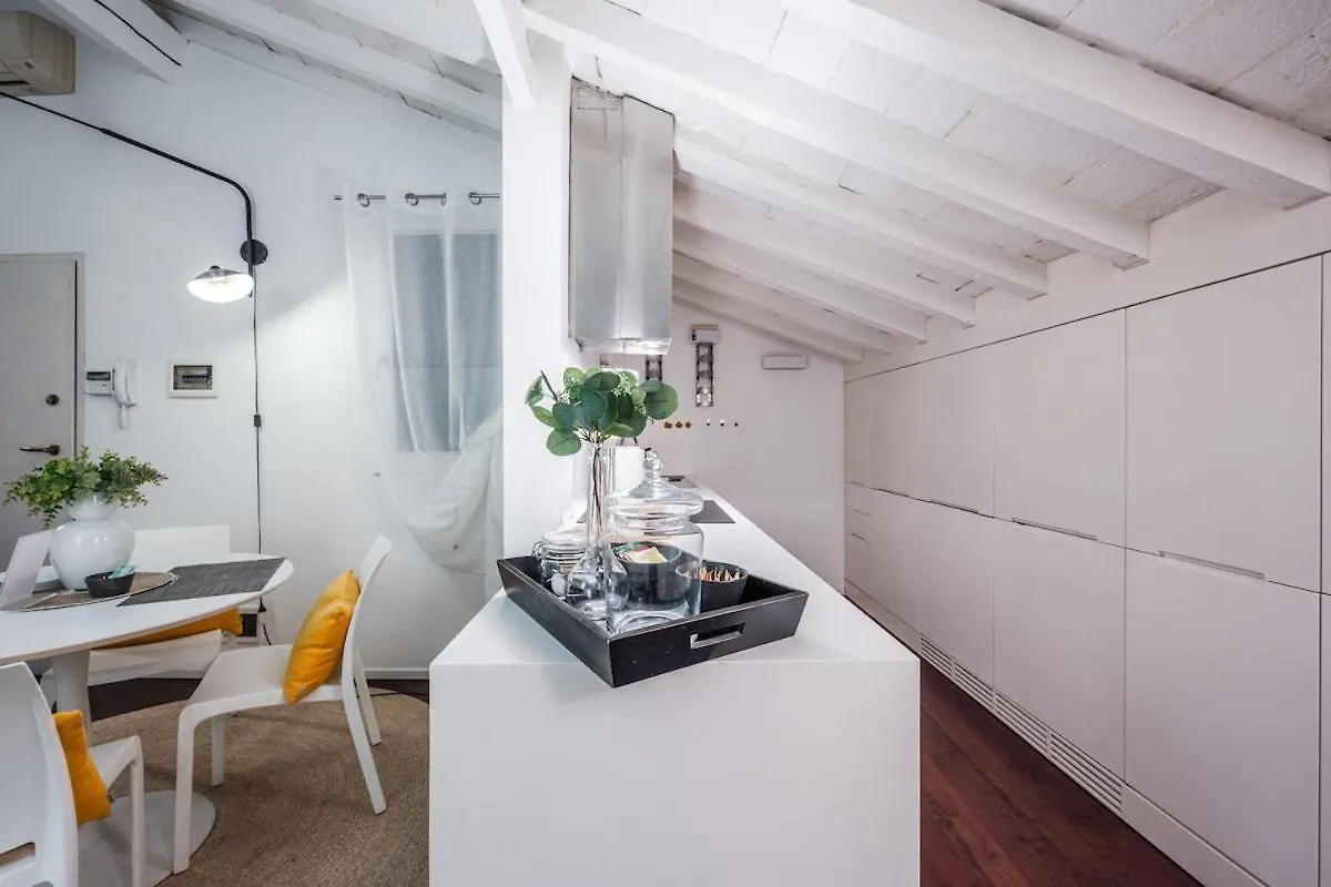 Ghirlandina Loft - In The Historic Center Of Modena Apartment