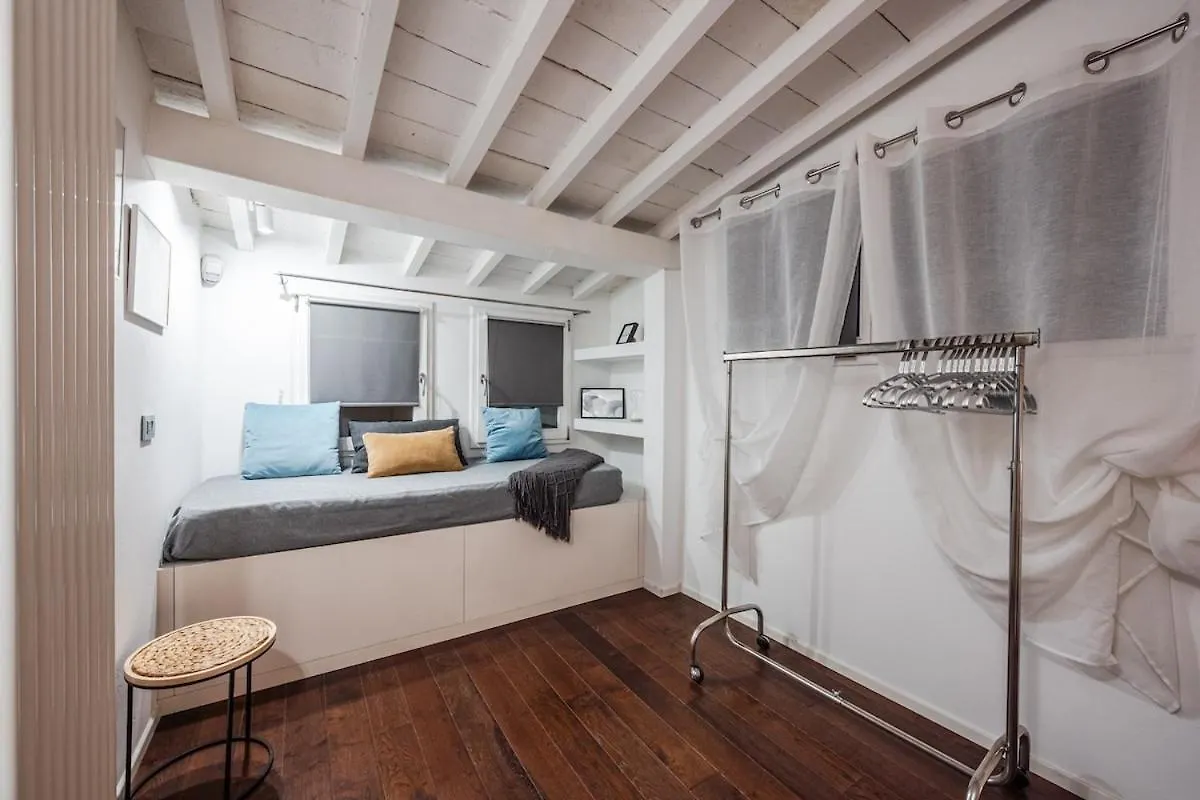 Ghirlandina Loft - In The Historic Center Of Modena Apartment 0*,
