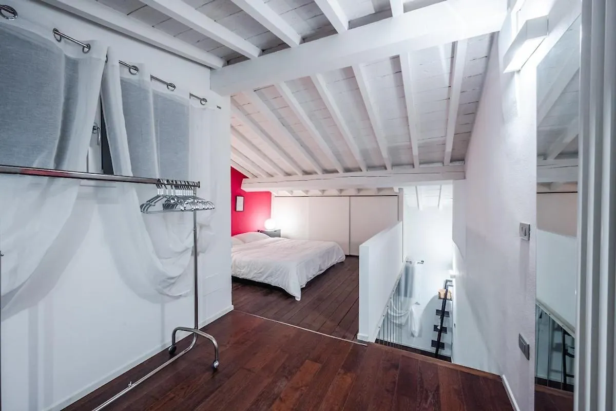 Ghirlandina Loft - In The Historic Center Of Modena Apartment
