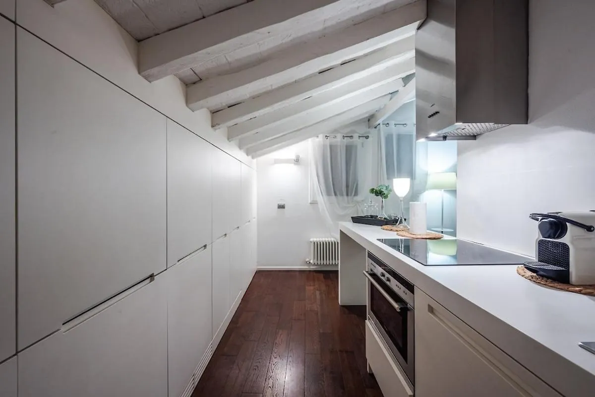 Ghirlandina Loft - In The Historic Center Of Modena Apartment Italy